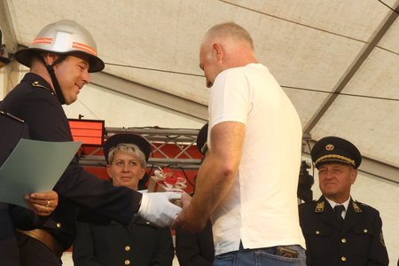 Predaja gasilskega vozila  GVGP-1 PGD Grahovo 37 Foto Ljubo Vukelič